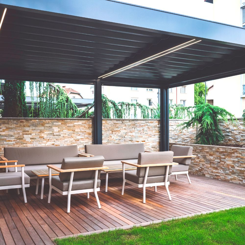 Terrassenüberdachung mit Sonnenschutz: Die perfekte Ergänzung für mehr Zeit im Freien - Magazin - Terrassenüberdachung mit Sonnenschutz | GERMES