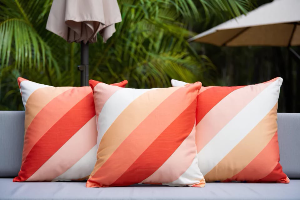 How to Clean and Maintain Outdoor Cushions - How to Clean Outdoor Cushions: Сleaning Patio Cushions | GERMES