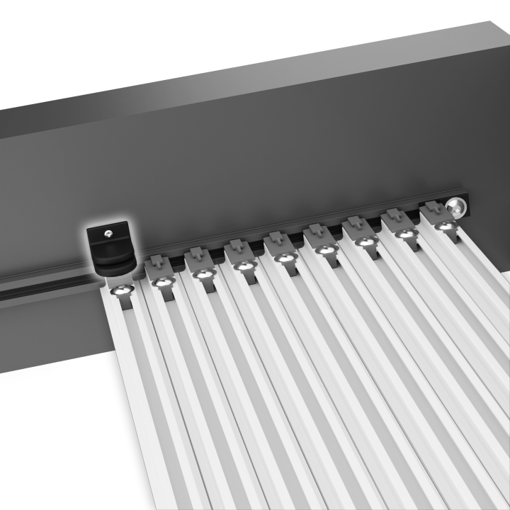 Magnet-Stopper und Gegenmagnet am Paketende der Faltmarkise bei Dachschräge