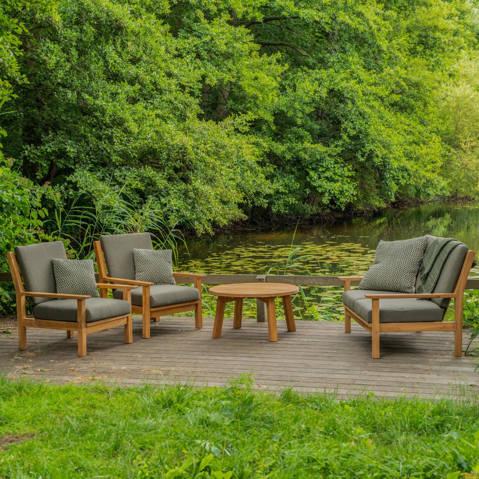 Loungestuhl Teak mit Kissen für den Outdoor-Bereich